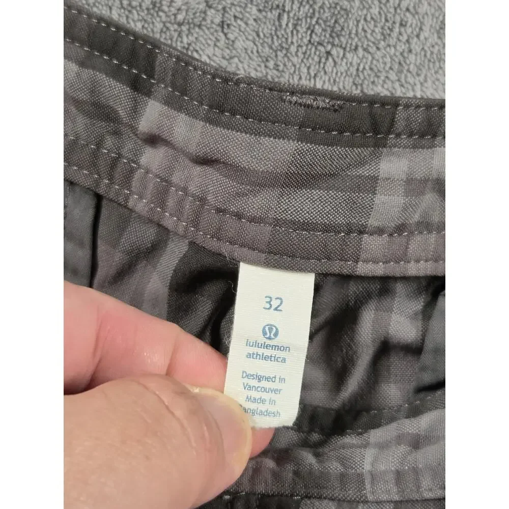 Lululemon Shorts Mens Size 32 Chino Outdoors Pockets Lightweight Gray Squares C2